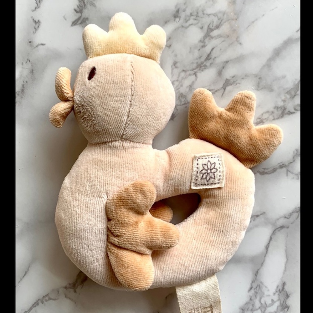 MIYIM Organic Baby Chicken Rattle - Picture 2 of 7